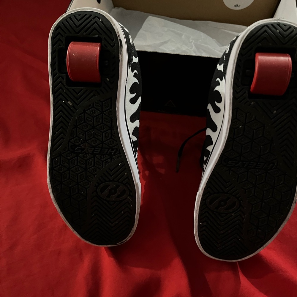 Heelys Original Wheeled Shoes - Picture 5 of 5